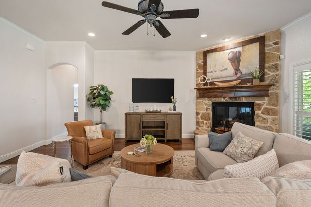 101 Fairway Drive, Waxahachie, TX 75165