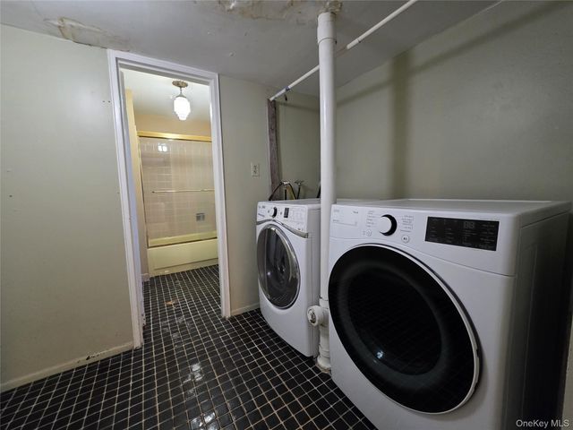 415 Yale Avenue, Woodmere, NY 11598