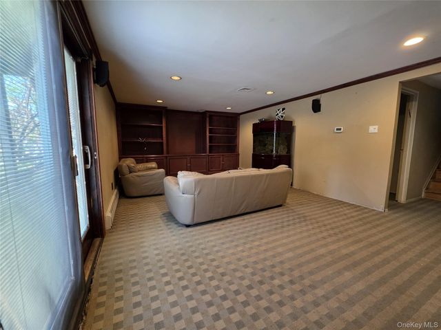 415 Yale Avenue, Woodmere, NY 11598