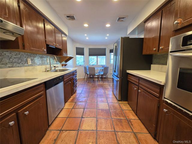 415 Yale Avenue, Woodmere, NY 11598