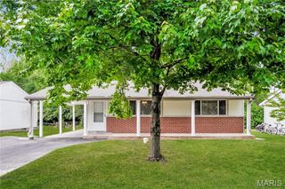 11114 Mars Lane, Maryland Heights, MO 63043