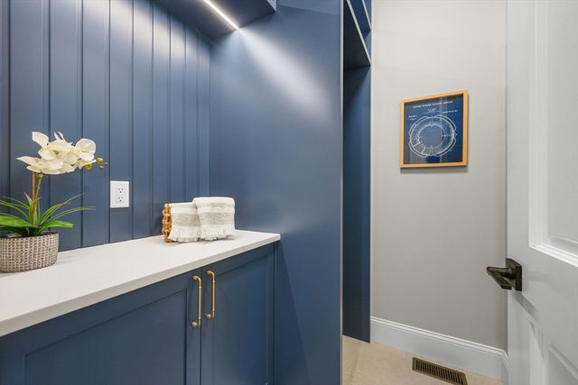 83 Old Mail Rd, Chatham, MA 02650