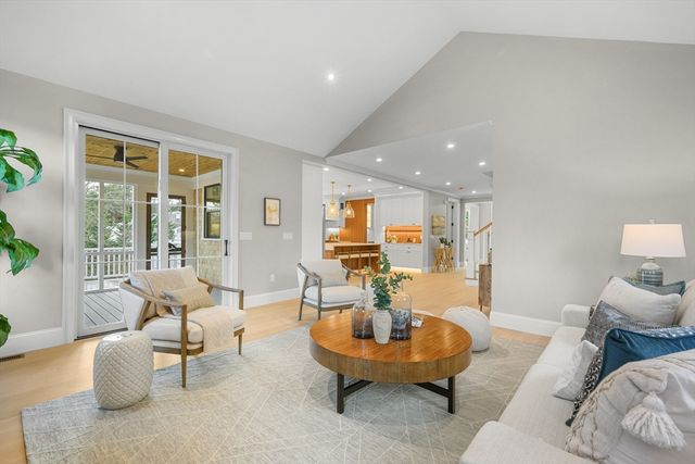 83 Old Mail Rd, Chatham, MA 02650