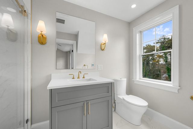 83 Old Mail Rd, Chatham, MA 02650