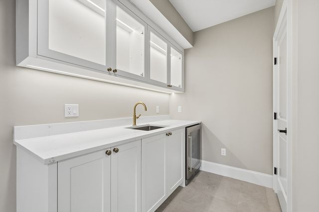 83 Old Mail Rd, Chatham, MA 02650