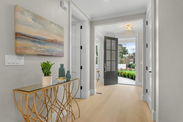 83 Old Mail Rd, Chatham, MA 02650