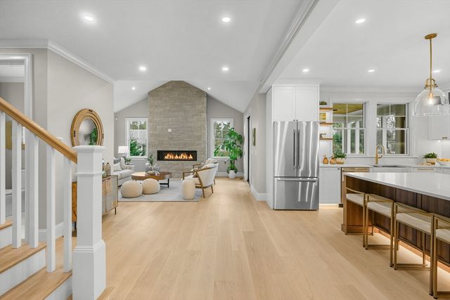 83 Old Mail Rd, Chatham, MA 02650