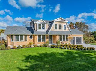 83 Old Mail Rd, Chatham, MA 02650