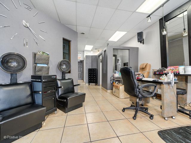 5924 W Lawrence Avenue, Chicago, IL 60630