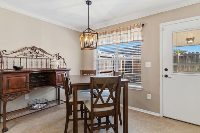 1807 FLAGSTONE DR, Longview, TX 75605