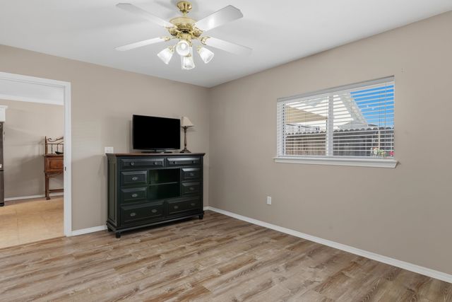 1807 FLAGSTONE DR, Longview, TX 75605