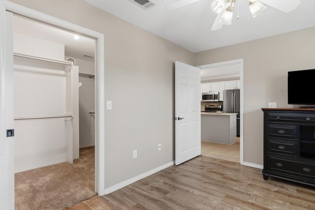 1807 FLAGSTONE DR, Longview, TX 75605
