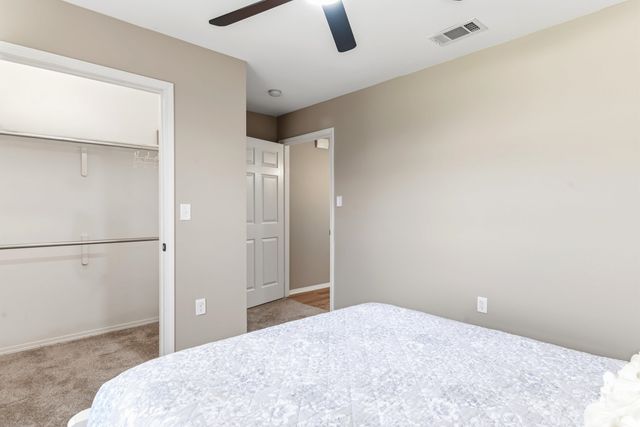 1807 FLAGSTONE DR, Longview, TX 75605