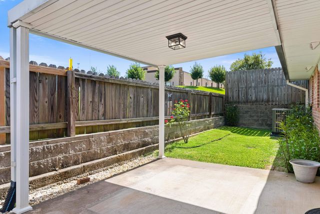 1807 FLAGSTONE DR, Longview, TX 75605