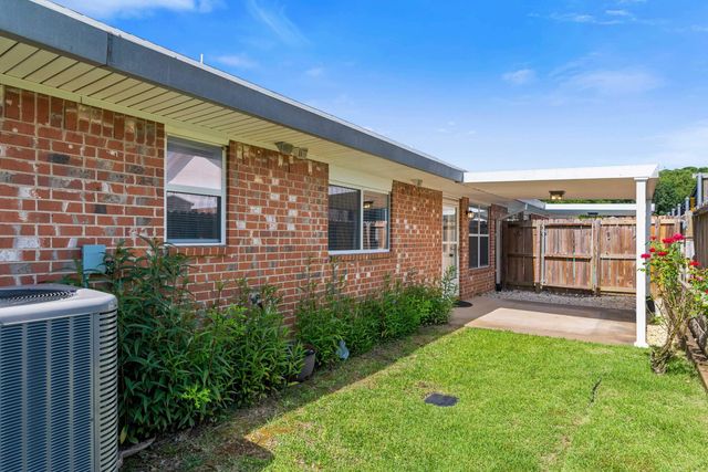 1807 FLAGSTONE DR, Longview, TX 75605