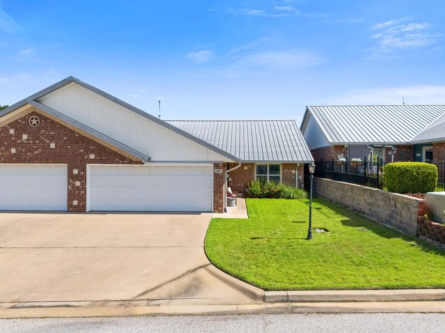 1807 FLAGSTONE DR, Longview, TX 75605