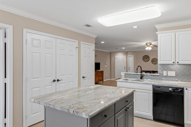1807 FLAGSTONE DR, Longview, TX 75605
