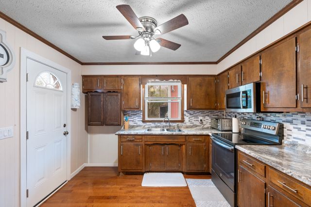 1531 Craun Hollow Rd, White Bluff, TN 37187