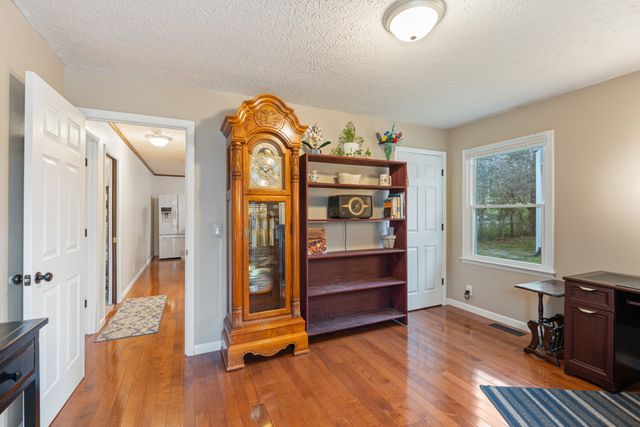 1531 Craun Hollow Rd, White Bluff, TN 37187