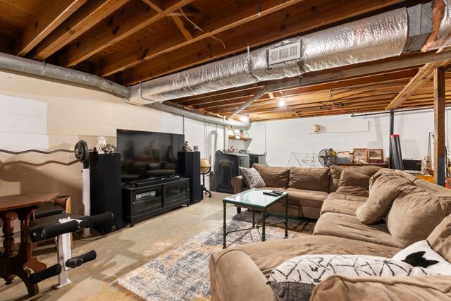 1531 Craun Hollow Rd, White Bluff, TN 37187