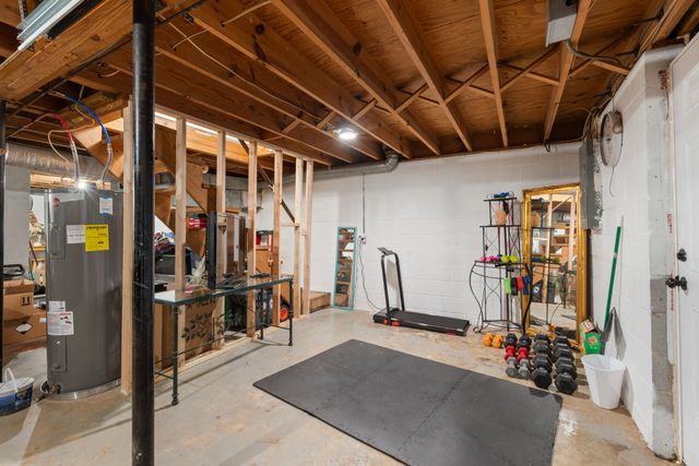 1531 Craun Hollow Rd, White Bluff, TN 37187