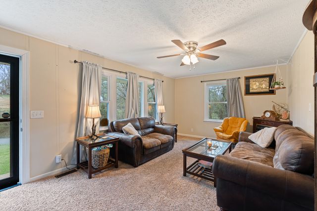 1531 Craun Hollow Rd, White Bluff, TN 37187