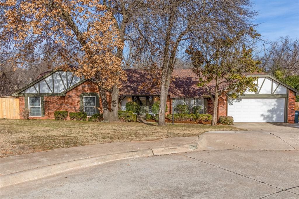 Image 1 of property listing at 1204 Mary Lee Lane, Edmond, OK 73034