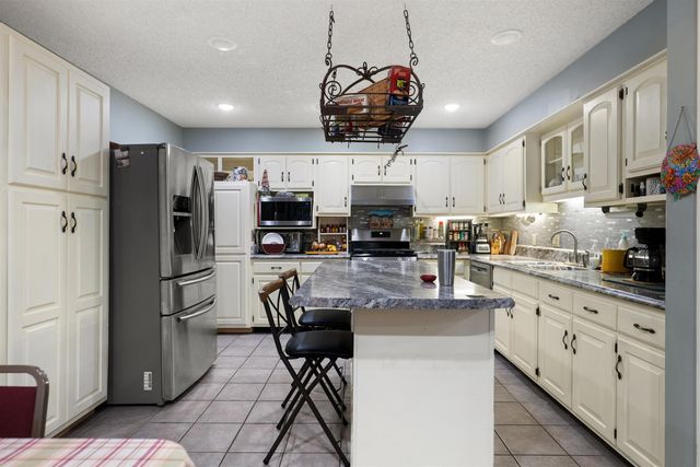 45 Bluff Road, Hardy, AR 72542