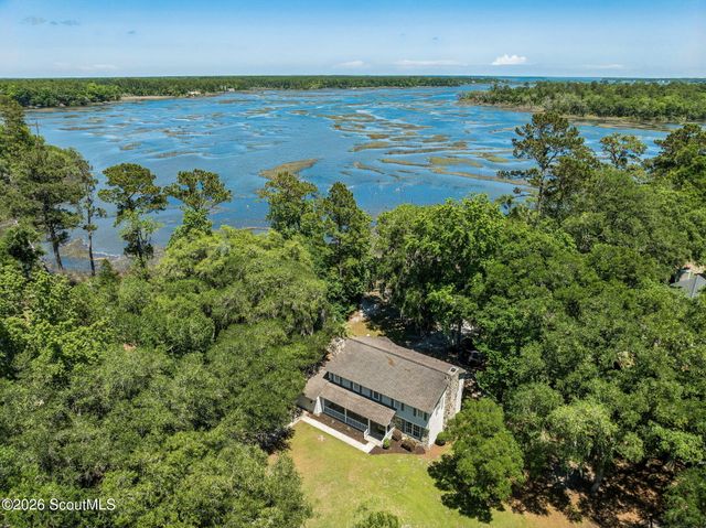 26 Anglers Cove Way, Woodbine, GA 31569