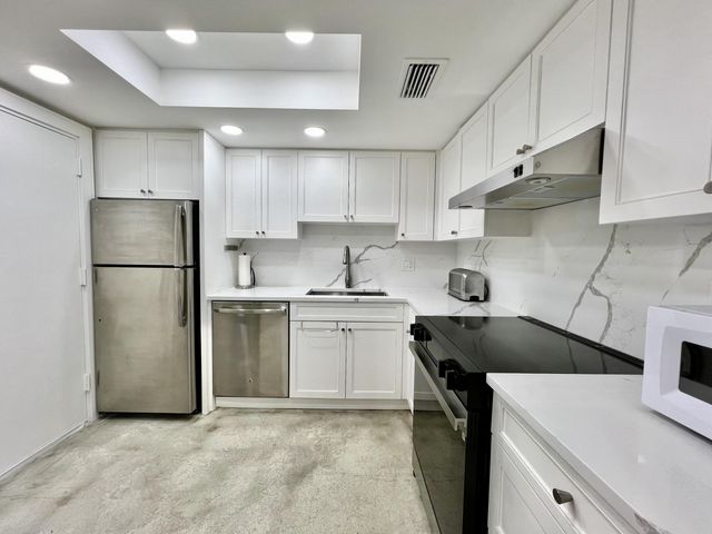 226 Brazilian Avenue 2 C, Palm Beach, FL 33480