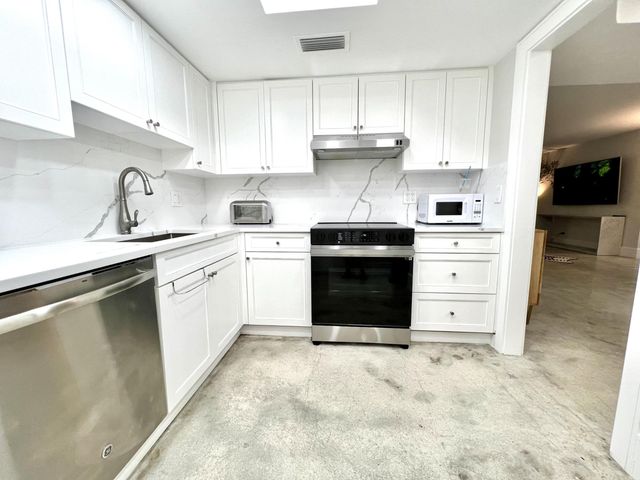 226 Brazilian Avenue 2 C, Palm Beach, FL 33480