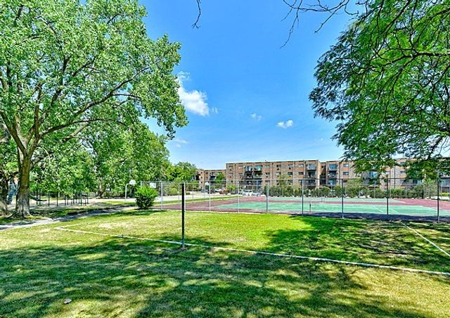 8894 Knight Avenue 213, Des Plaines, IL 60016