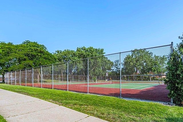 8894 Knight Avenue 213, Des Plaines, IL 60016