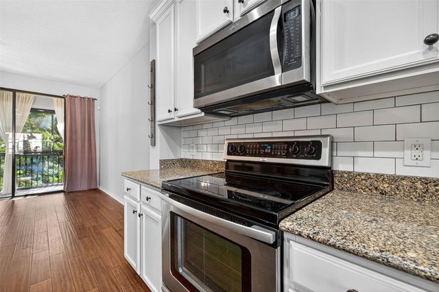 9622 BAY GROVE LANE, Tampa, FL 33615