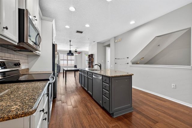 9622 BAY GROVE LANE, Tampa, FL 33615