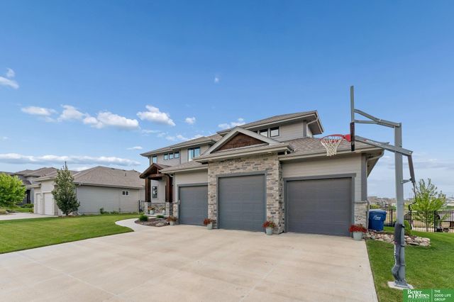 10414 S 106 Street, Papillion, NE 68046