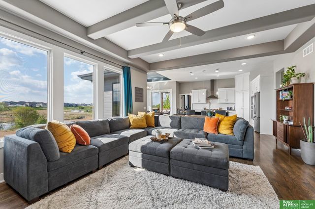 10414 S 106 Street, Papillion, NE 68046