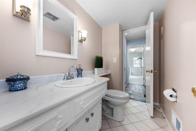 3163 Plymouth Road, Ann Arbor, MI 48105