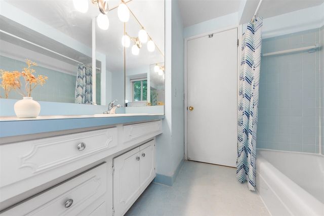 3163 Plymouth Road, Ann Arbor, MI 48105