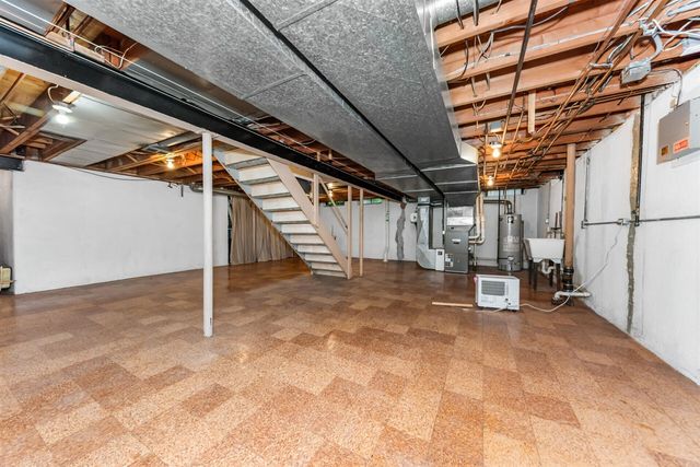3163 Plymouth Road, Ann Arbor, MI 48105