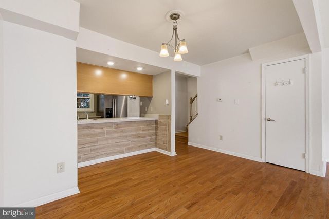 6149 STRASBURG DR, Centreville, VA 20121