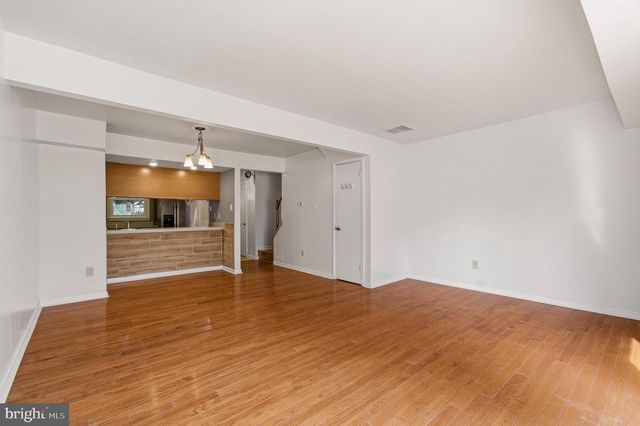 6149 STRASBURG DR, Centreville, VA 20121