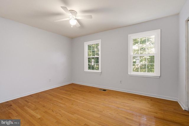 6149 STRASBURG DR, Centreville, VA 20121