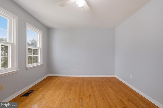 6149 STRASBURG DR, Centreville, VA 20121