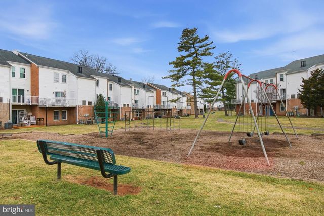 6149 STRASBURG DR, Centreville, VA 20121