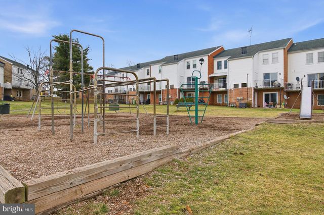 6149 STRASBURG DR, Centreville, VA 20121