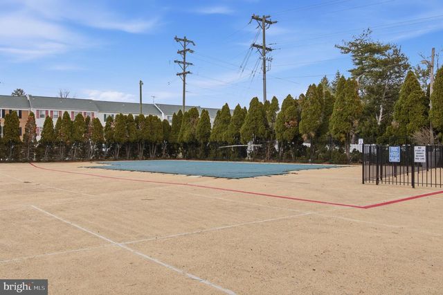 6149 STRASBURG DR, Centreville, VA 20121