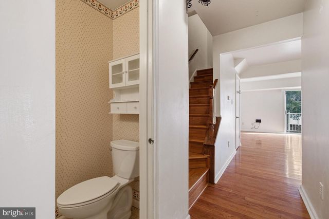 6149 STRASBURG DR, Centreville, VA 20121