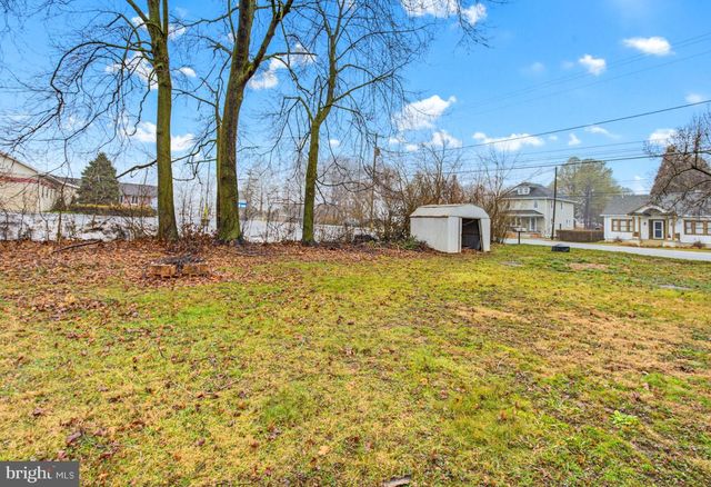 4 KELLER AVE, Hellam, PA 17406