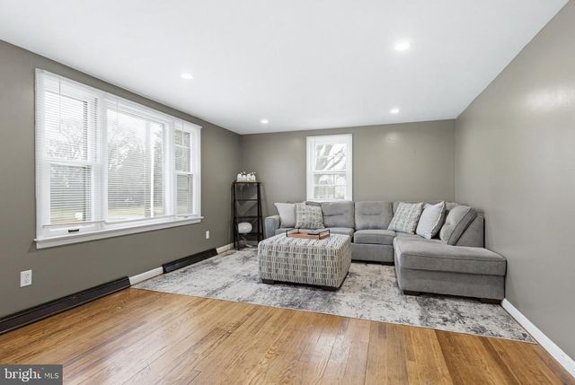 4 KELLER AVE, Hellam, PA 17406